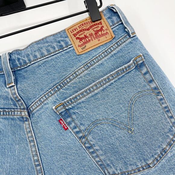 Levis Raw Hem High Rise Jean Shorts Size 31 - Picture 6 of 6